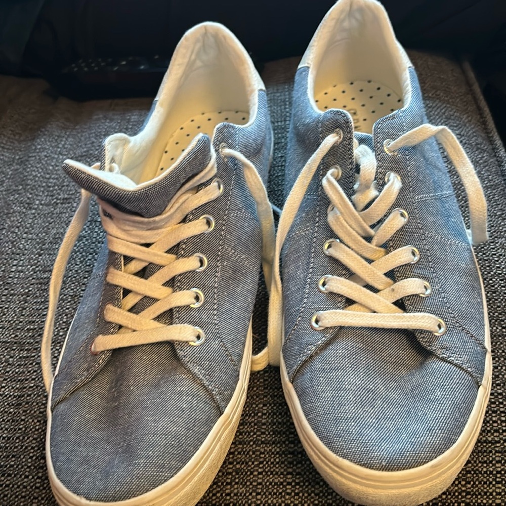 Old Navy Blue and White Women's Sneakers